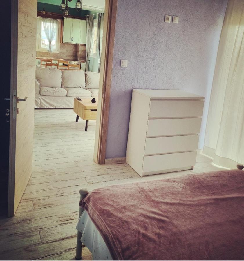 Tararas Apartments 尼亚米卡尼奥纳 外观 照片