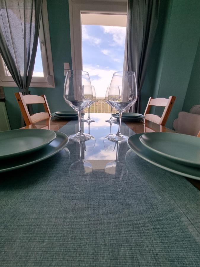 Tararas Apartments 尼亚米卡尼奥纳 外观 照片