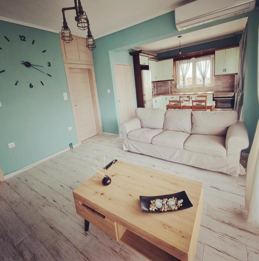 Tararas Apartments 尼亚米卡尼奥纳 客房 照片